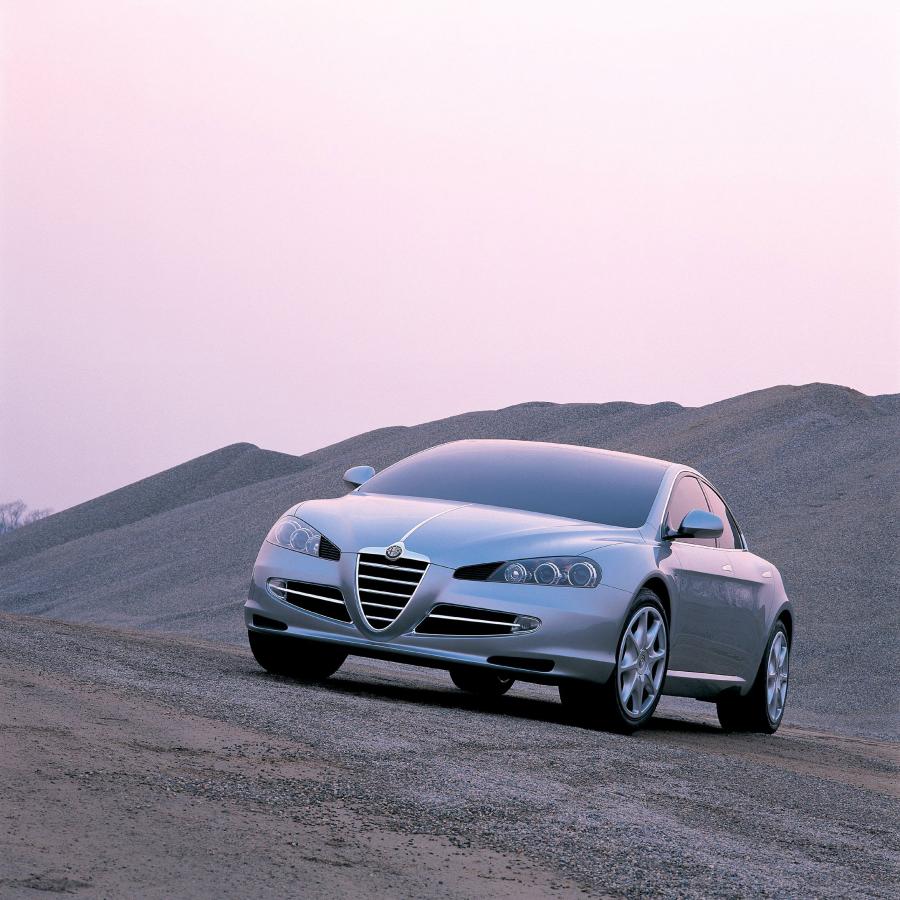  Alfa Romeo Visconti Concept 2004 года  (фото 14 из 21)